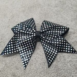 Cheer bow